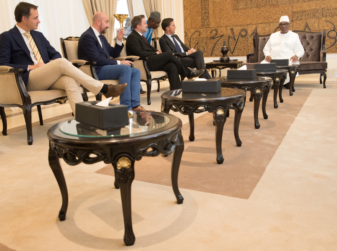 Onderhoud met de president van Mali, Ibrahim Boubacar, samen met de Luxemburgse eerste minister Xavier Bettel en de Nederlandse eerste minister Mark Rutte.