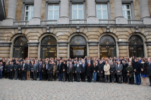 Attentats de Paris : une minute de silence pour les victimes