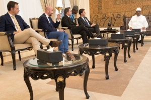 Onderhoud met de president van Mali, Ibrahim Boubacar, samen met de Luxemburgse eerste minister Xavier Bettel en de Nederlandse eerste minister Mark Rutte.