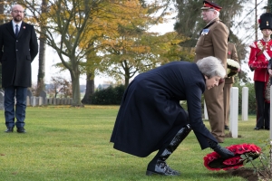 visite du cimetière St-Symphorien en présence de S.E.M. Theresa May, Premier ministre du Royaume-Uni. 