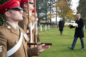 visite du cimetière St-Symphorien en présence de S.E.M. Theresa May, Premier ministre du Royaume-Uni. 
