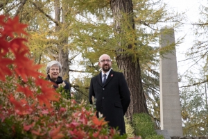 Visite du cimetière St-Symphorien en présence de S.E.M. Theresa May, Premier ministre du Royaume-Uni. 